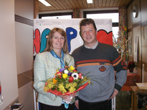 Der Brgermeister gratuliert.